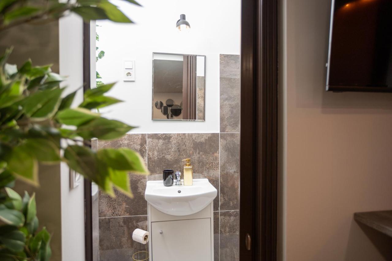 Green Goblin Apartment With Free Private Parking Budapest Luaran gambar
