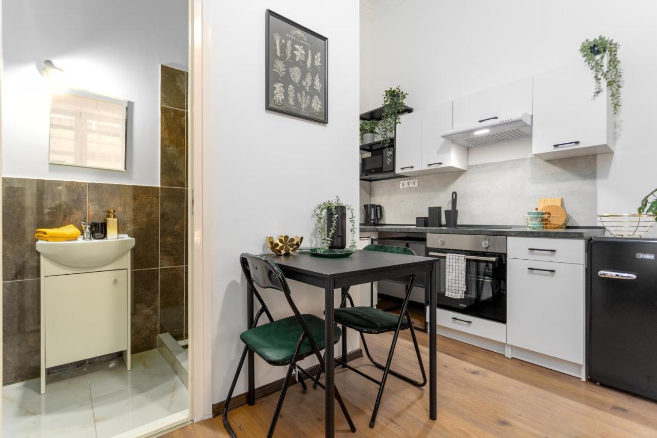 Green Goblin Apartment With Free Private Parking Budapest Luaran gambar