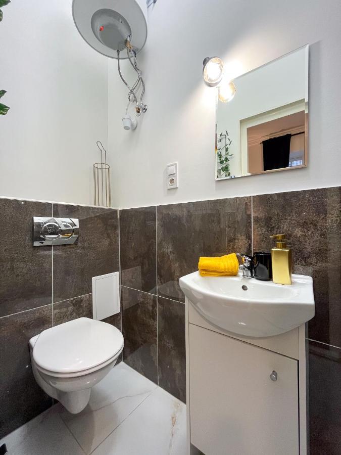 Green Goblin Apartment With Free Private Parking Budapest Luaran gambar